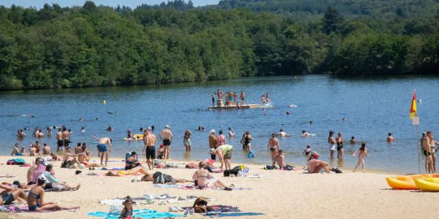 Plage de Santrop - Lac de Saint-Pardoux ©Maxime Authier