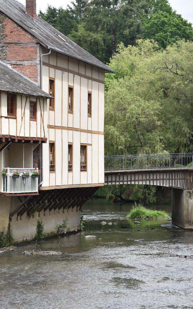 Ségur le Château