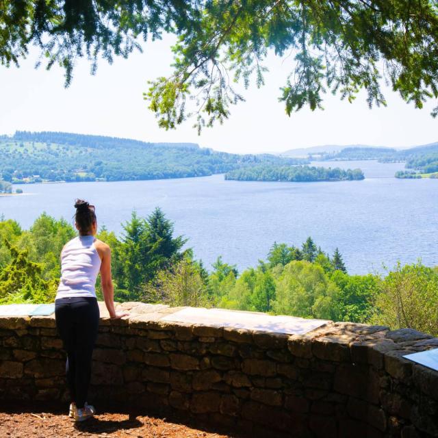 Puy de La Croix au Lac de Vassiviere sur le Parc Naturel de Millevaches en Limousin