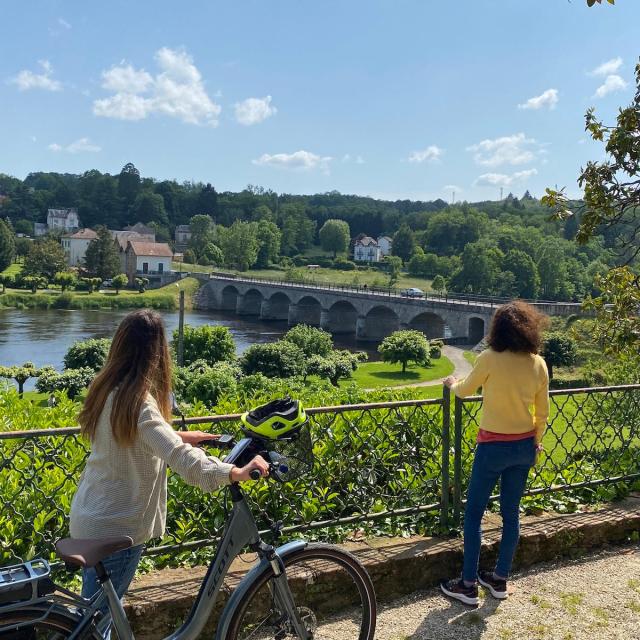 Circuit vélo de Saint-Junien à Oradour-sur-Glane - vue du pont à Saint-Victurnien