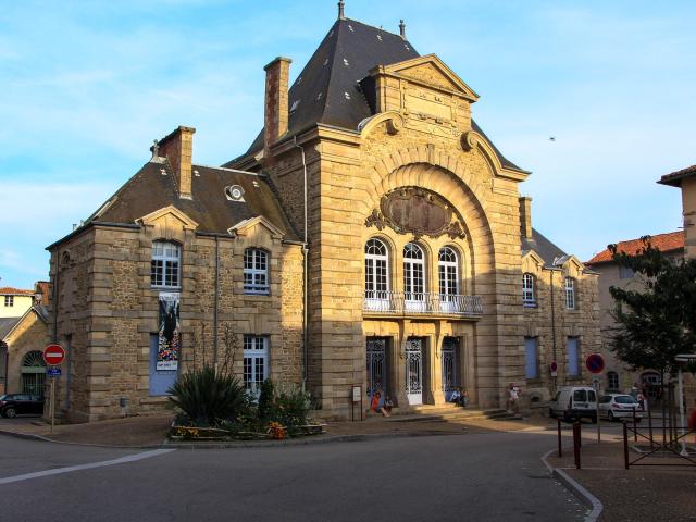 Halle Aux Grains A Saint Junien