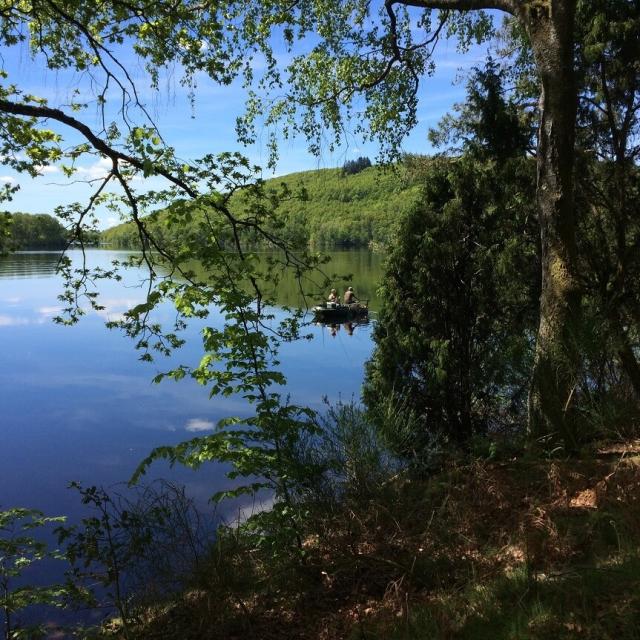 Pêche sur le lac de Vassivière