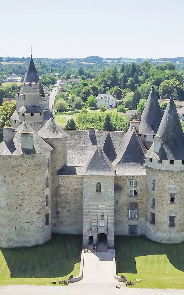 Château de Bonneval vue aérienne façade est