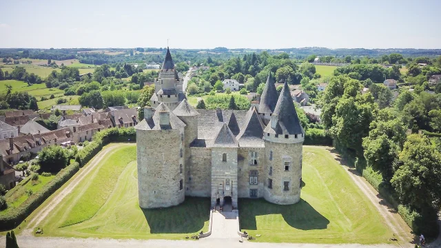 Château de Bonneval vue aérienne façade est