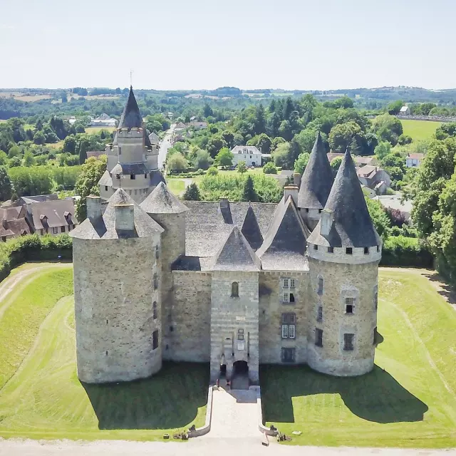 Château de Bonneval vue aérienne façade est