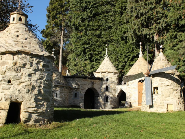 Les Pierres Initiatiques De Saint Nicolas