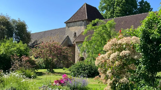 Chateau De Montautre.jpg