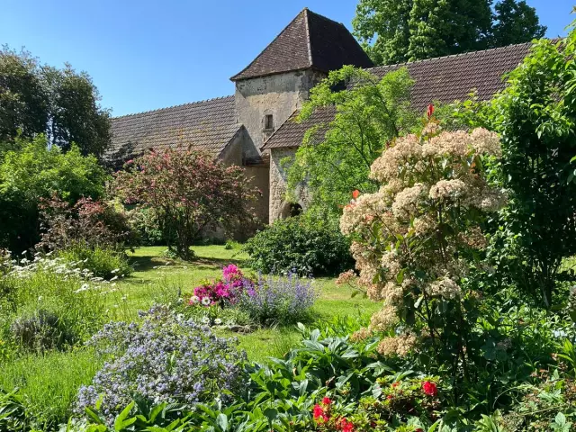 Chateau De Montautre.jpg