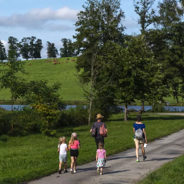 Balade en famille à Saint-Germain-les-Belles