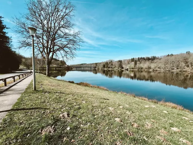 Lac De Saint Helene Bujaleuf