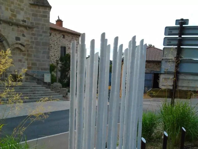 le monument aux morts en porcelaine de J-L Puivif