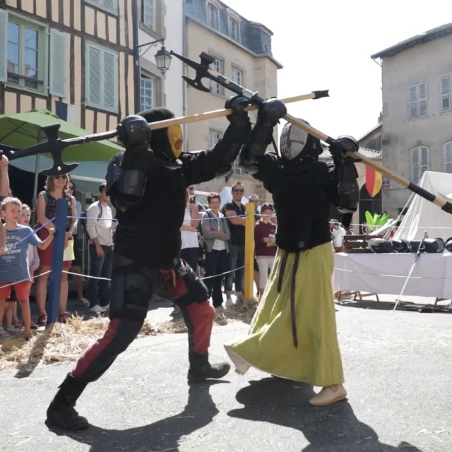 Combats à la Fête Médiévale de Saint-Léonard de Noblat