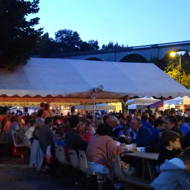 Marché de Producteurs de Pays à Saint-Léonard de Noblat