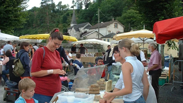 Marché de Producteurs de Pays à Saint-Léonard de Noblat