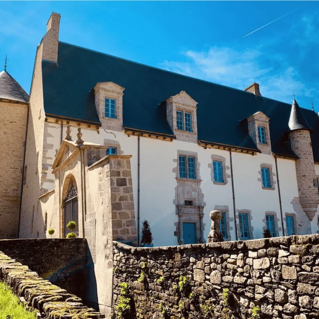 Château du Chambon avec marqueur partenaire