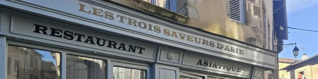 Façade du restaurant Les Trois Saveurs d'Asie à Saint-Léonard de Noblat