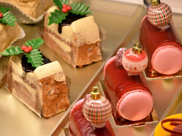 Buche De Noel Patisserie Sainte Therese