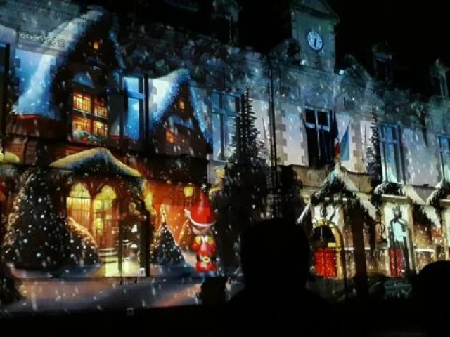 Saint Yrieix La Perche. Projection pour les illuminations de noël