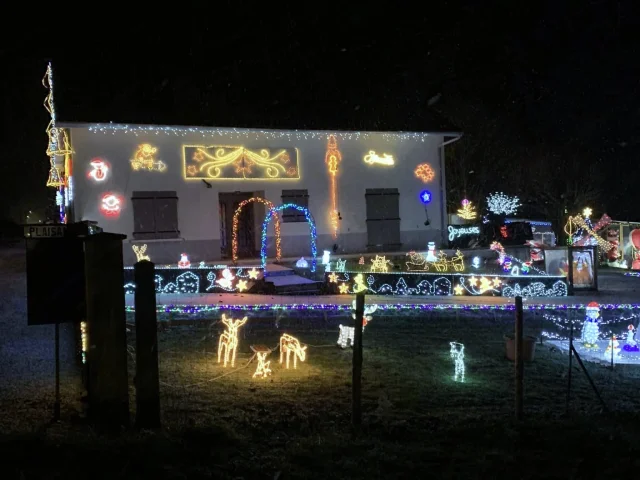 Maison Décorée A St Hilaire Bonneval