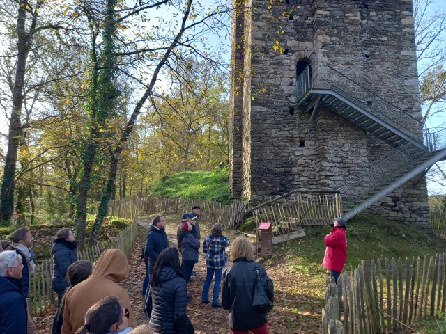 Visite de la forteresse de Châlucet pour les pros du tourisme