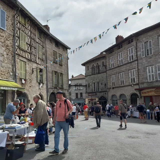 Garage Sale In Saint Leonard De Noblat Brocantes En Limousinm.ihdi 